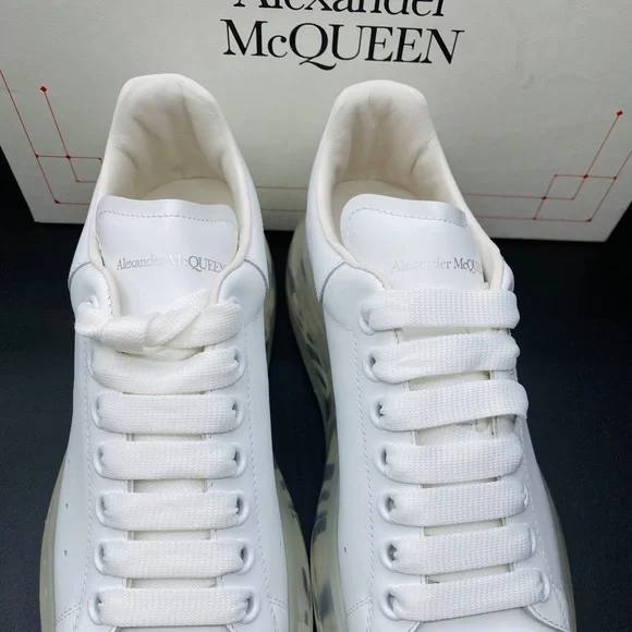 💎Host Pick💎Alexander McQueen Women’s Oversized Sneakers Size 9 NWB AUTHENTIC - Picture 5 of 9